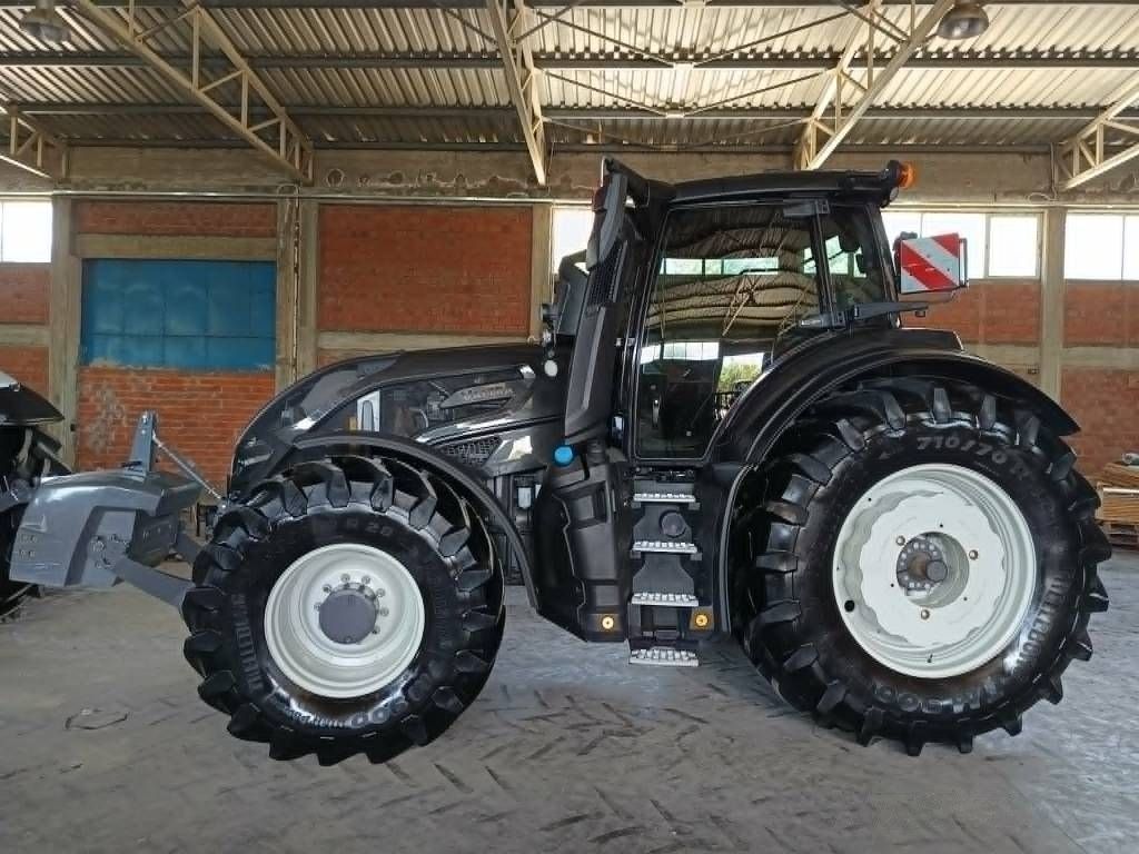 Valtra Q 305 Tracteur