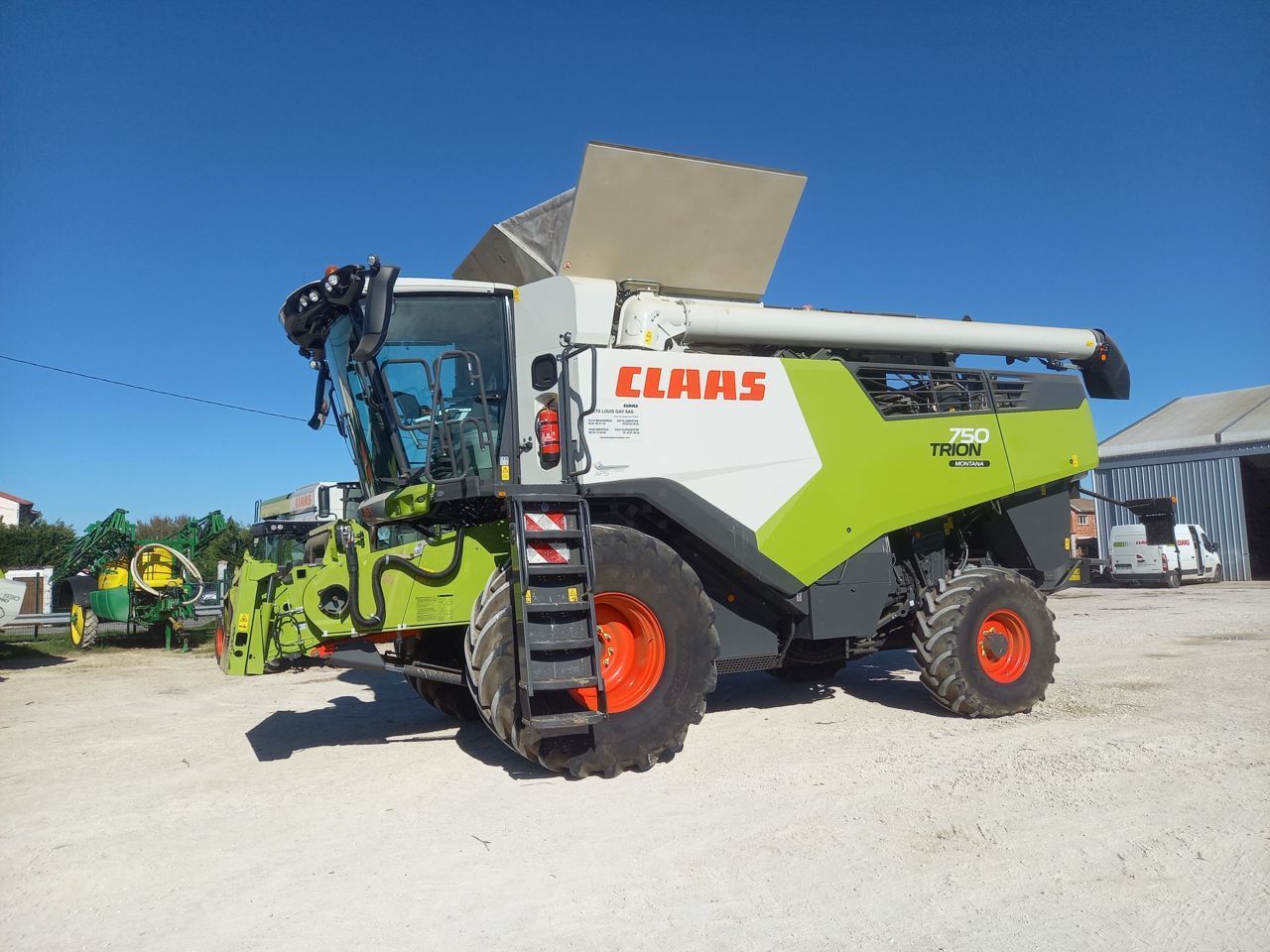 Claas Trion 750 Montana Combine harvester €300,000