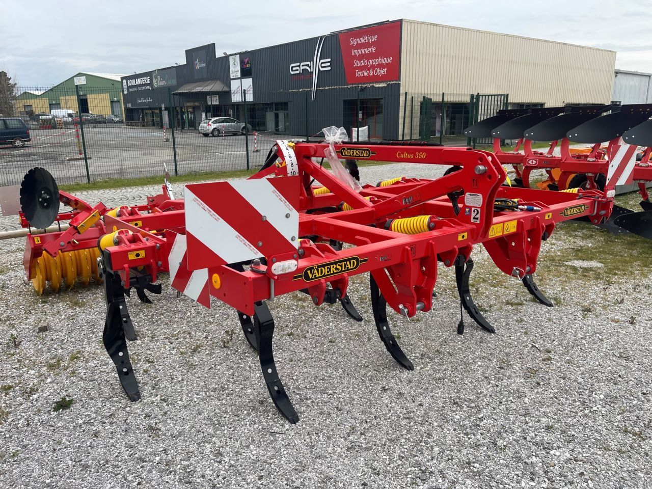 E-FARM: VÄDERSTAD Cultus 350 - Cultivateur - id TBYUQYQ - 24 500 € - Année: 2023 - France
