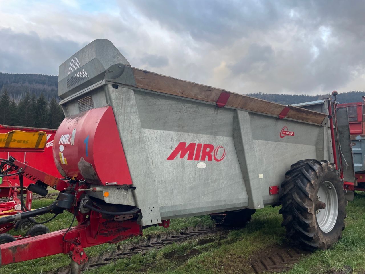 E-FARM: Miro sh 140 - Roztrząsacz obornika i kompostu - id YRTJQRX - 21 500 € - Rok produkcji: 2017 - Francja