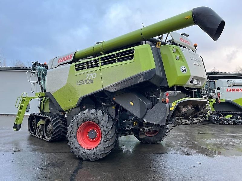 Claas Lexion 770 Combine harvester €210,000