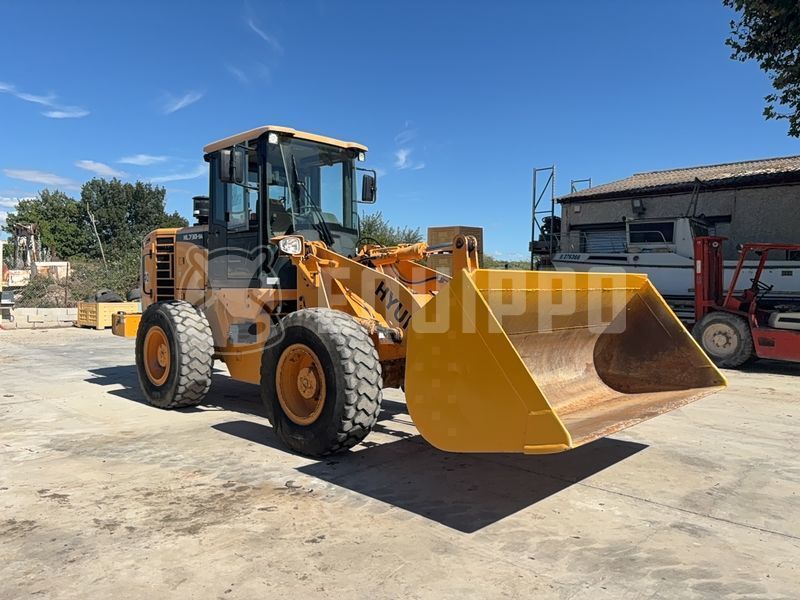 HYUNDAI hl730-9a Wheel loader €35,400