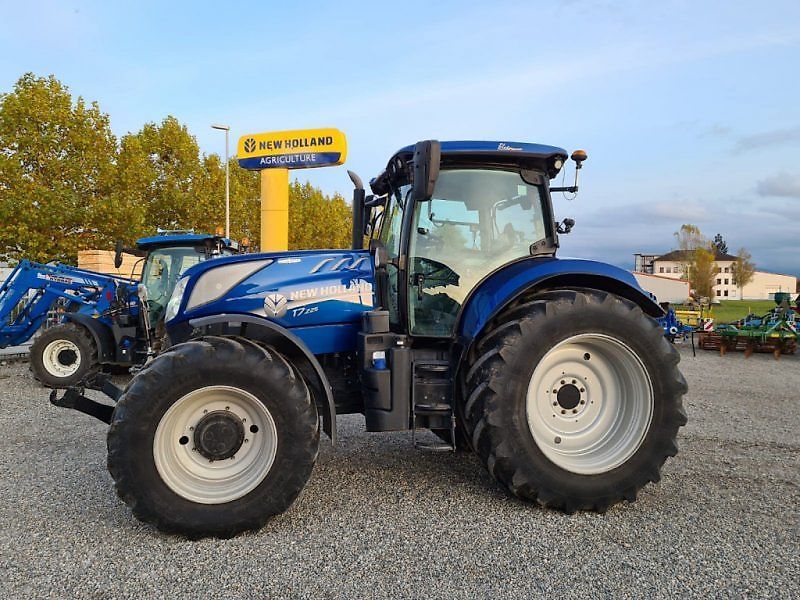 E-FARM: New Holland T7.225 - Tracteur - id VHLRBWG - Année: 2016 - Lecture du nombre d'heure: 4 450,Puissance du moteur (chevaux): 225,Allemagne