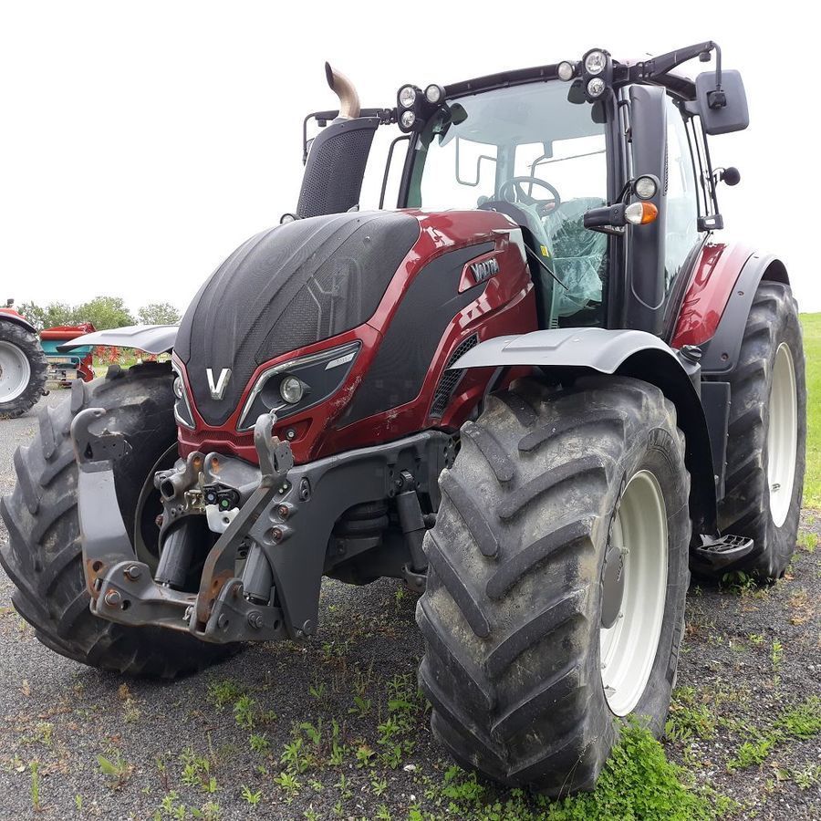 E-FARM: Valtra T214 Direct - Tracteur - id JCNGP1E - 83 000 € - Année: 2017 - Lecture du nombre d'heure: 3 500,Puissance du moteur (chevaux): 215,France