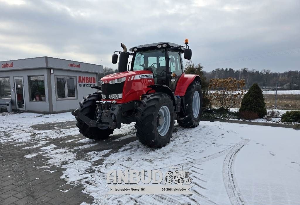 E-FARM: Massey Ferguson 7718 Efficient - Tractor - id EQGRFN6 - 64.000 EUR - Anul: 2017 - Citeste ore: 7.301,Muterea motorului: 180,Polonia