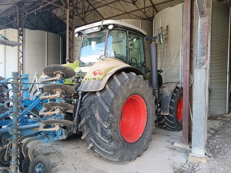 E-FARM: Claas Axion 810 - Traktor - id 2MN7RWF - 49.000 € - Baujahr: 2010 - Abgelesene Motorstunden: 4.200,Motorleistung (PS): 212,Frankreich