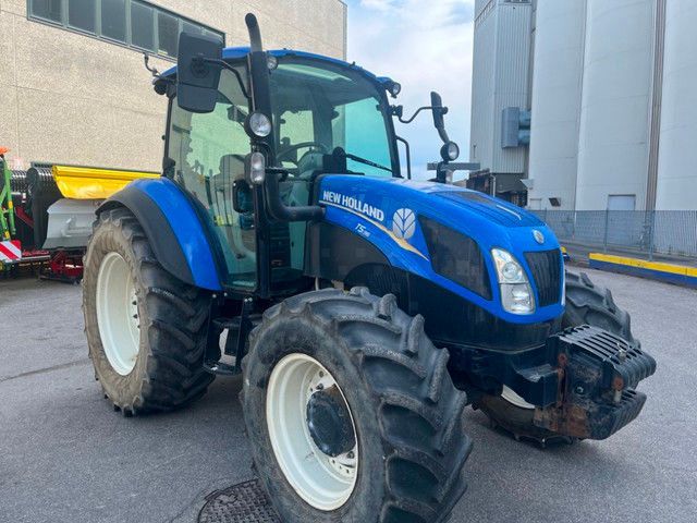 E-FARM: New Holland T5.95 - Traktor - id N1BNDFR - 39.000 € - Baujahr: 2019 - Abgelesene Motorstunden: 3.500,Motorleistung (PS): 95,Italien