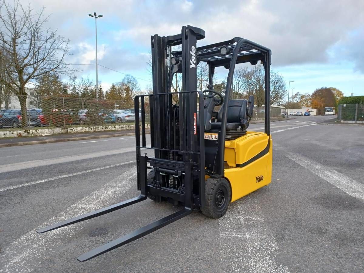 E-FARM: Yale erp16vtmwb - Chariot élévateur - id 3VXEH4D - 10 300 € - Année: 2015 - Lecture du nombre d'heure: 14 866,France
