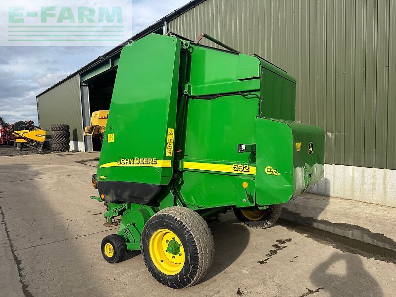 John Deere 592 Empacadora
