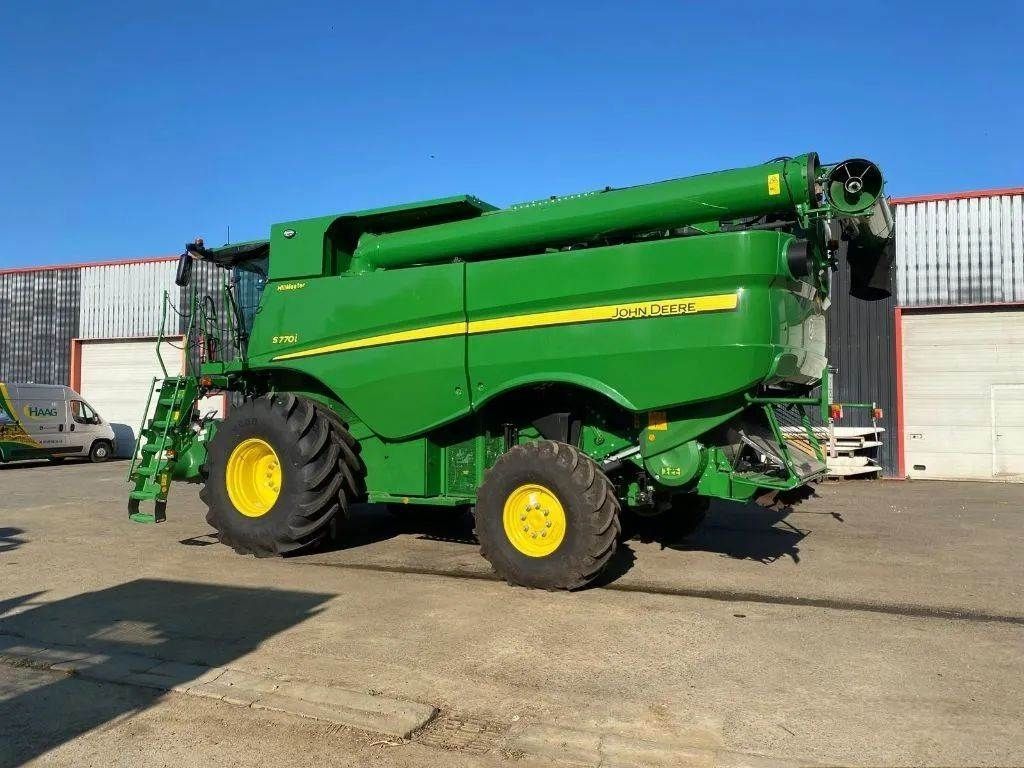 E-FARM: John Deere S770 - Mähdrescher - id YN1ZDXN - 310.000 € - Baujahr: 2024 - Abgelesene Motorstunden: 575,Frankreich