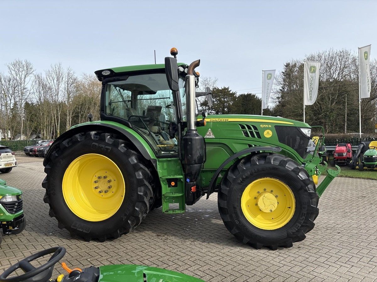 John Deere 6155 R Tractor €89,093