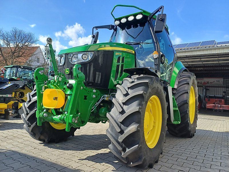 E-FARM: John Deere 6100 M - Traktor - id SMBRJTB - 109 000 EUR - Üzemóra (motor): 294 - Motor teljesítménye (LE): 100,Németország
