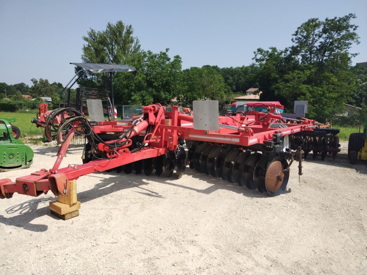 E-FARM: GREGOIRE BESSON mustang - Cultivator - id RXIUQBQ - €17,000 - Year of construction: 2010 - France