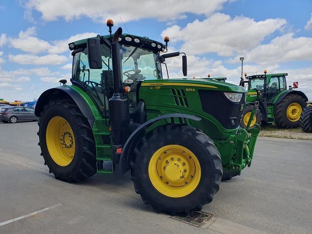 E-FARM: John Deere 6215 R - Tractor - id QFFJKVX - €99,000 - Year of construction: 2019 - Engine hours: 5,275,Engine power (HP): 215,France