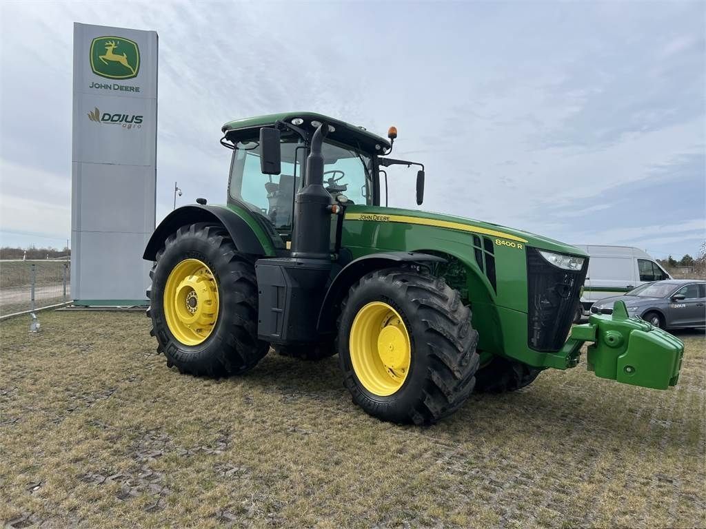 E-FARM: John Deere 8400 R - Traktor - id IKCTMYW - 160 000 € - Rok produkcji: 2017 - Motogodziny: 3784,Moc silnika: 400,Litwa
