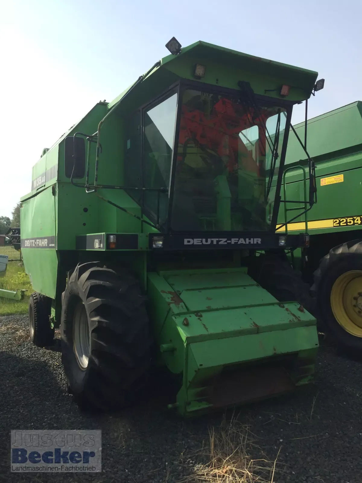 E-FARM: Deutz-Fahr M 35.40 - Kombajn zbożowy - id CKG2UMY - 24 800 € - Rok produkcji: 1990 - Motogodziny: 3 053,Moc silnika: 121,Niemcy