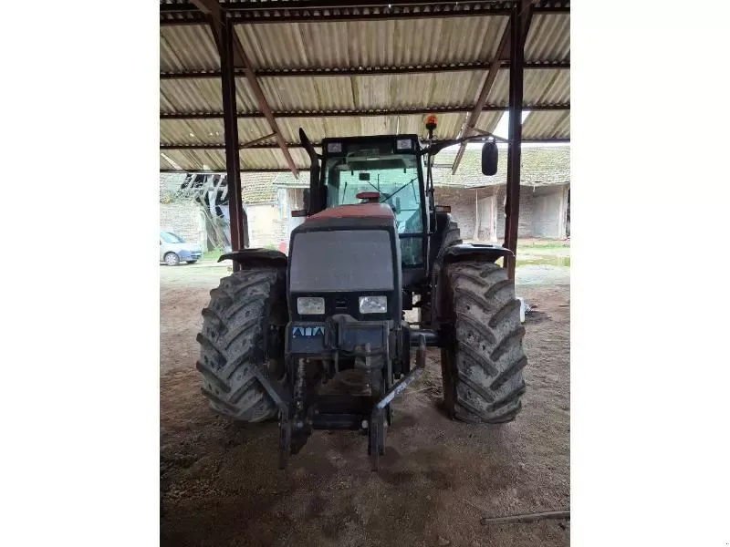 E-FARM: Valtra 8350 - Traktor - id SQAKUCI - Produktionsår: 2004 - Motortimer: 12.000,Motoreffekt (HP): 140,Frankrig