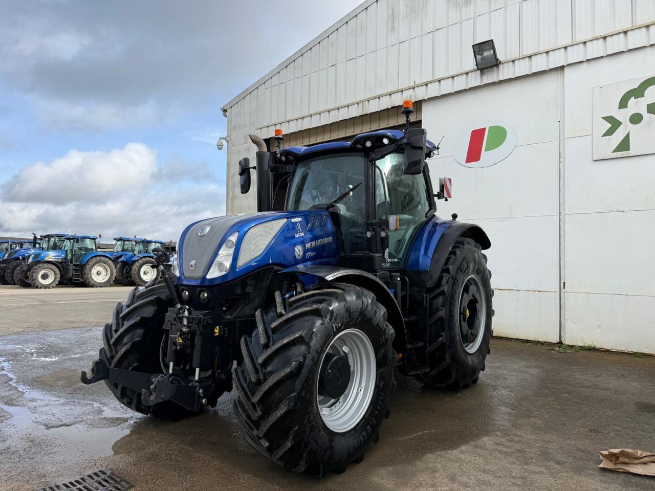 New Holland T7.300 AC Tractor €165,000