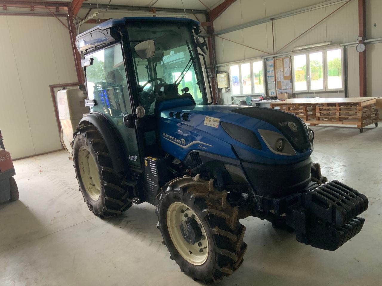 New Holland T4.90 F Tractor €50,000