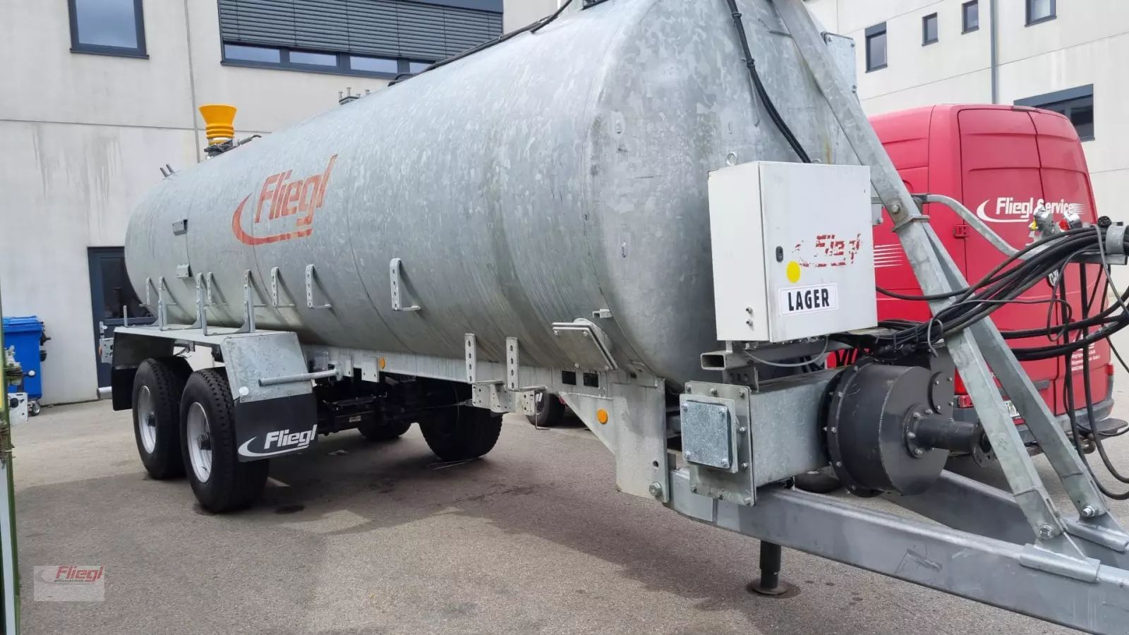 E-FARM: Fliegl vfw 18000 tandem fox - Cisterna para estiércol - id YSC6ULU - 30.000 € - Alemania