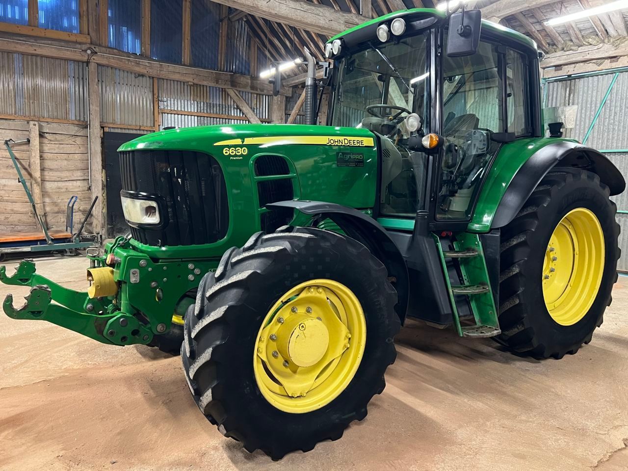John Deere 6630 Premium Traktor 43 500 €