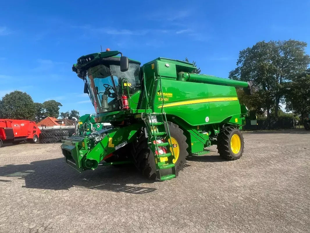 E-FARM: John Deere T 560 - Комбайн - id U36NJIG - 249 000 € - Год выпуска: 2023 - Отработанные часы: 186,Германия