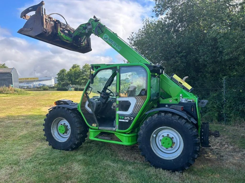 E-FARM: Merlo tf35.7-115 - Chargeur télescopique  - id WENTCQQ - 32 000 € - Année: 2017 - Lecture du nombre d'heure: 5 800,France