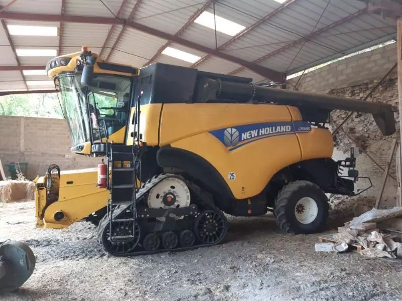 E-FARM: New Holland cr9-80 - Cosechadora - id SZ8UDEW - Año: 2015 - Potencia del motor: 517,Francia