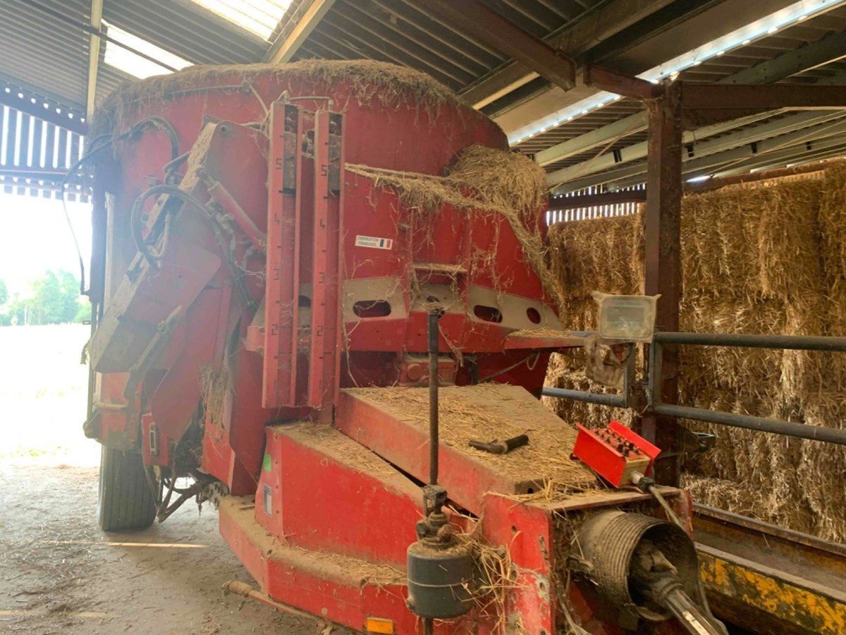 E-FARM: Silofarmer tambora 22 - Mixer feeder - id 2QKLXVK - Year of construction: 2012 - France