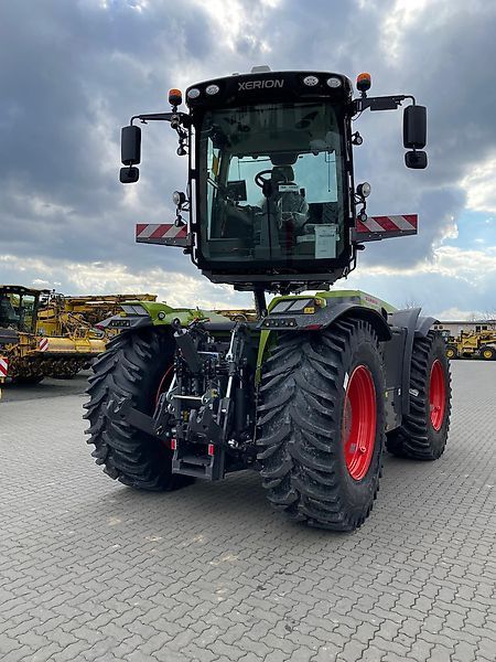 Claas Xerion 4200 Trac VC Tractor €265,000