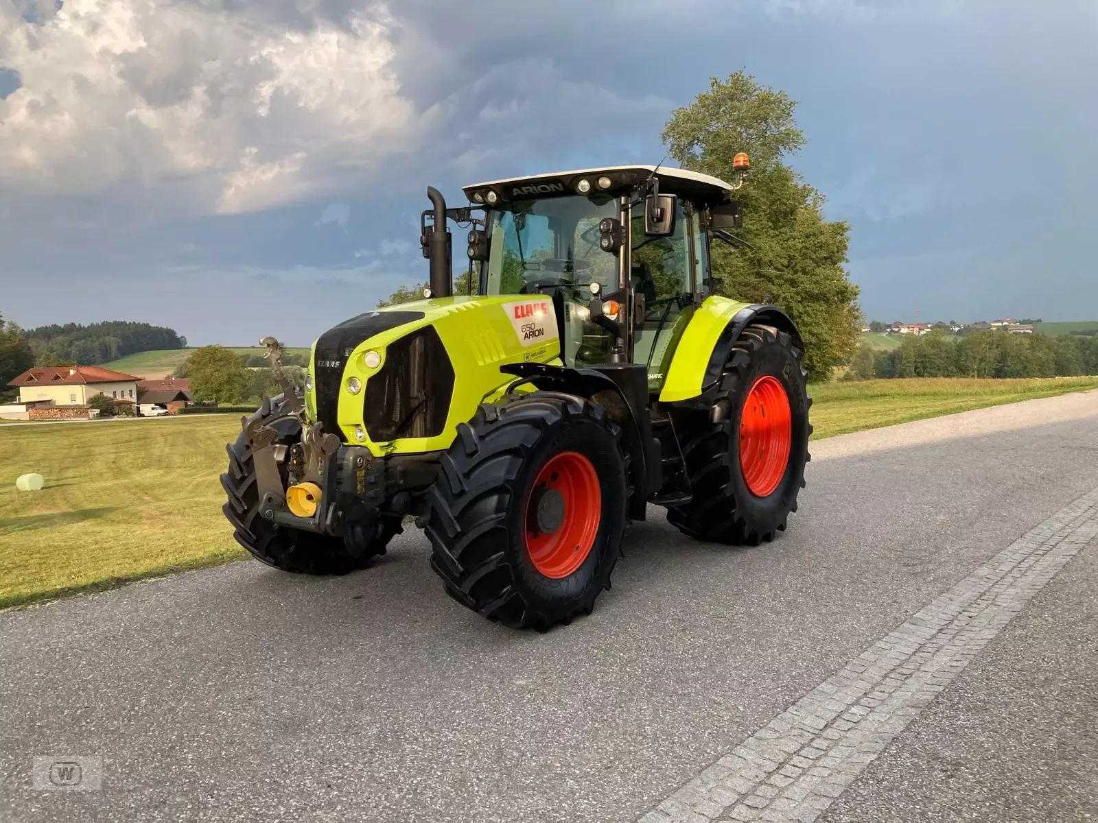 E-FARM: Claas Arion 650 CMATIC CIS - Traktor - id YQNWINF - 68.500 € - Baujahr: 2015 - Abgelesene Motorstunden: 5.677,Motorleistung (PS): 185,Österreich
