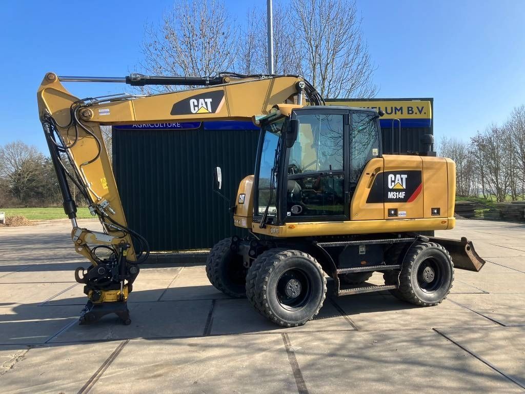 Caterpillar m314f Wheeled excavator €105,000