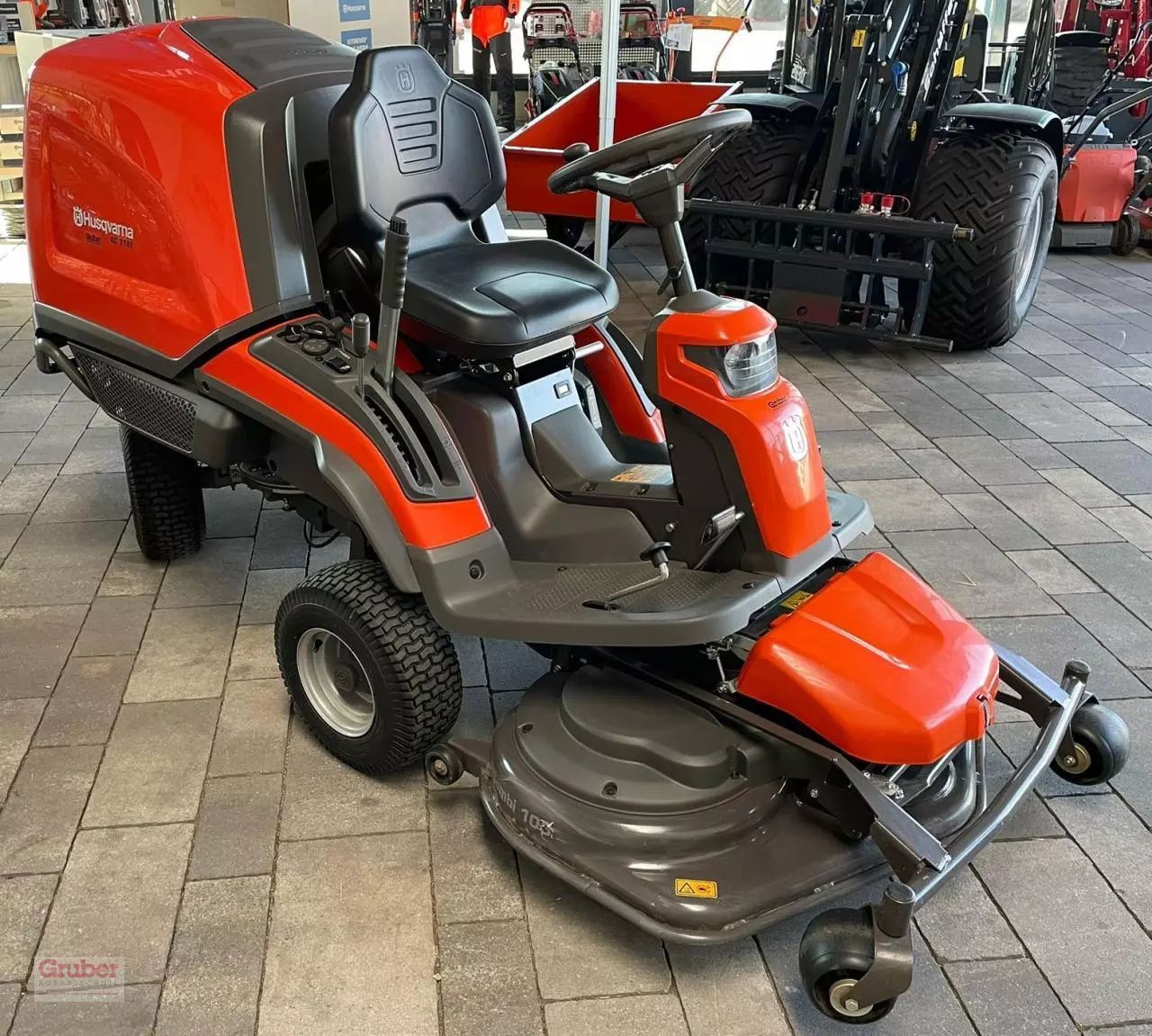 E-FARM: Husqvarna rc 318 t rider mit combi 103 - Fűnyíró - id LYLEVSW - 7250 EUR - Gyártási év: 2023 - Németország