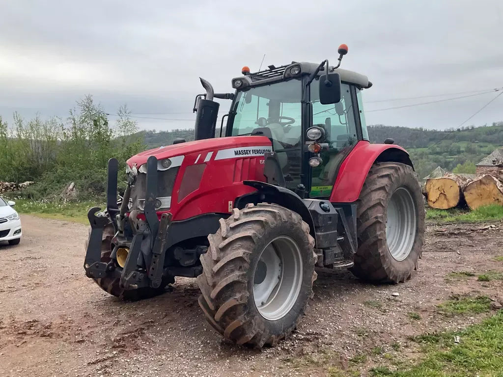 E-FARM: Massey Ferguson 6614 Exclusive - Tractor - id TTKIW32 - 65.000 € - Año: 2014 - Francia