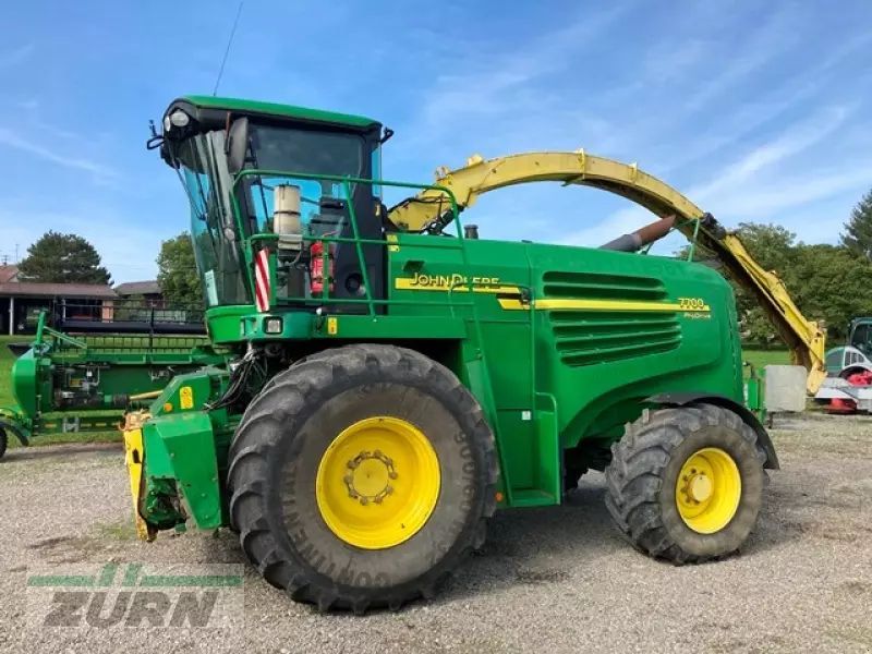 E-FARM: John Deere 7700 - Cosechadora de forraje autopropulsada - id MQRVMPI - 26.000 € - Año: 2006 - Horas: 4670,Potencia del motor: 571,Alemania