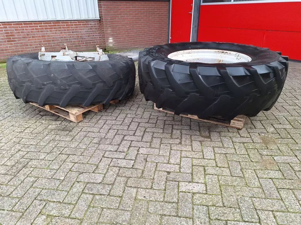 PIRELLI 20.8r38 dubbellucht Ruedas y orugas