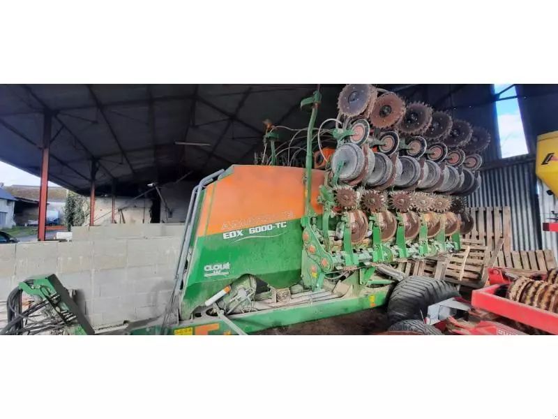 E-FARM: Amazone EDX 6000 TC - Einzelkornsämaschine - id FCDCMQK - 23.000 € - Baujahr: 2012 - Frankreich