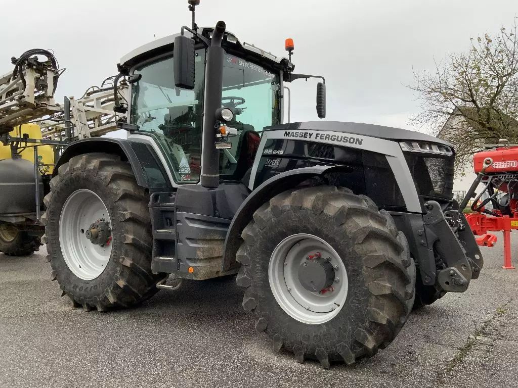 Massey Ferguson 8S.245 Traktor 159.000 €