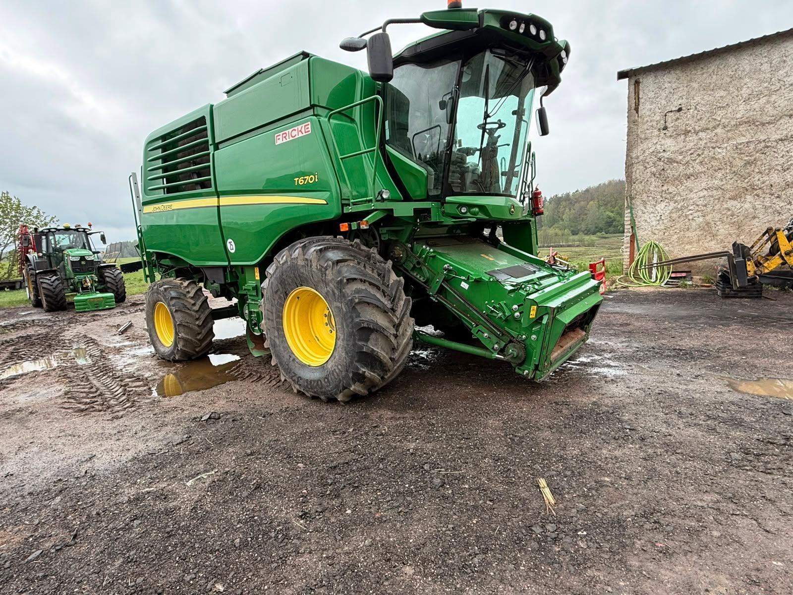 John Deere T 670i Combine harvester €210,000