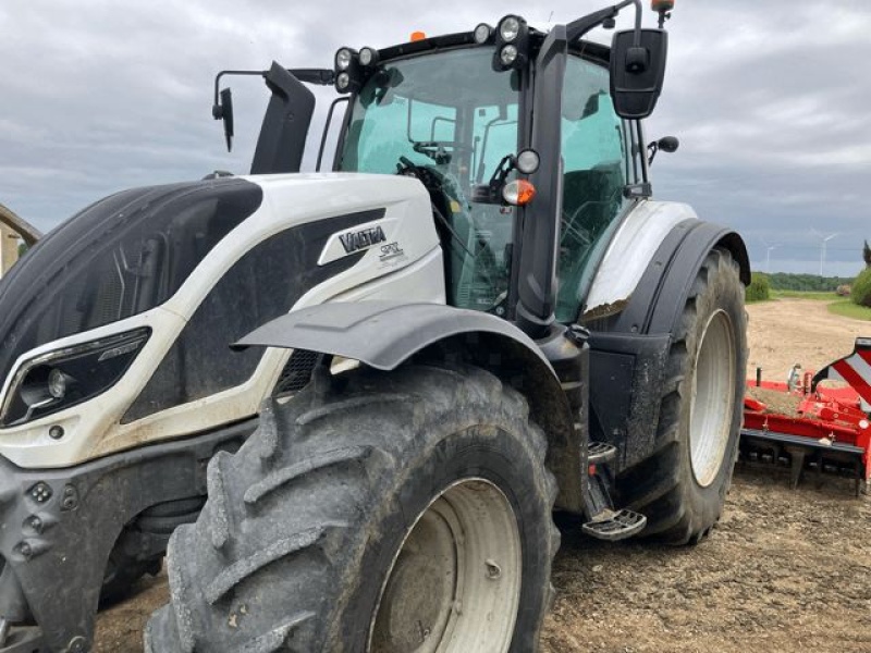 Valtra T 214 Direct tractor €110,000