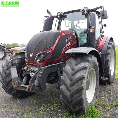 E-FARM: Valtra T214 Direct - Tractor - id JCNGP1E - €88,000 - Year of construction: 2017 - Engine hours: 3,500,Engine power (HP): 215,France