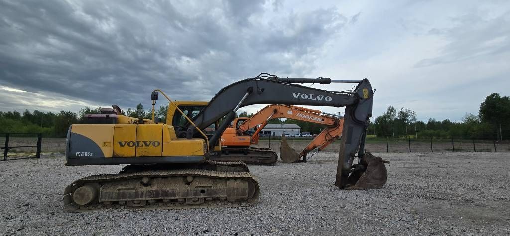 VOLVO ec 210 b lc Гусеничный экскаватор 16 273 €