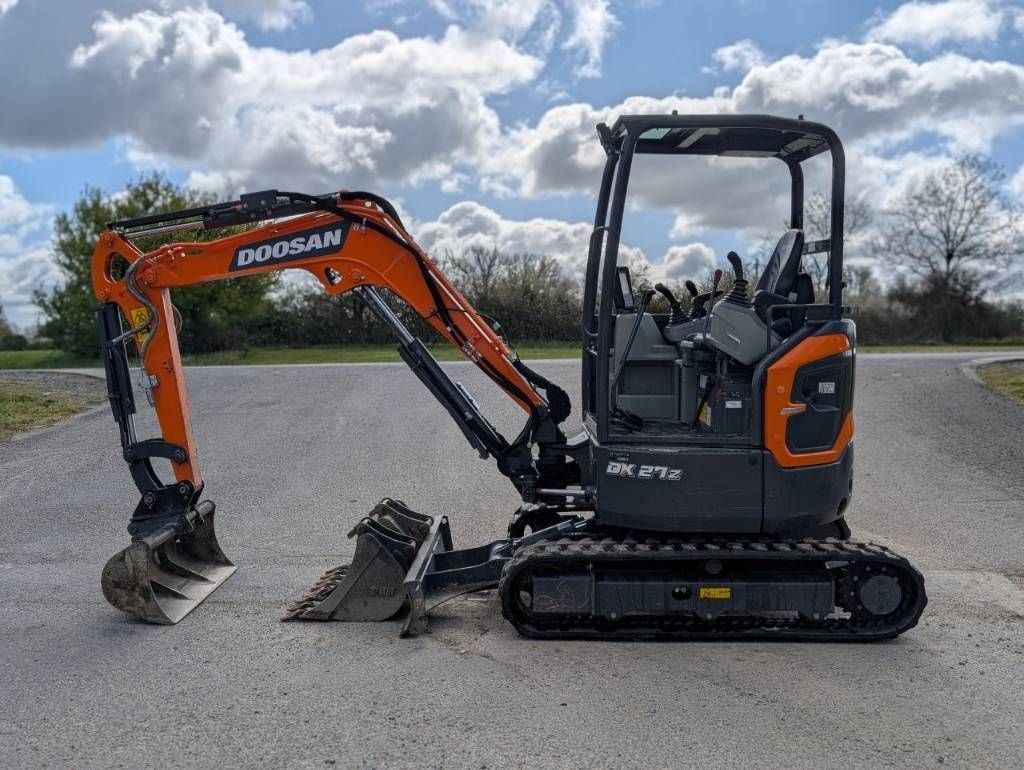 Doosan dx 27 z Mini excavadora  27.000 €