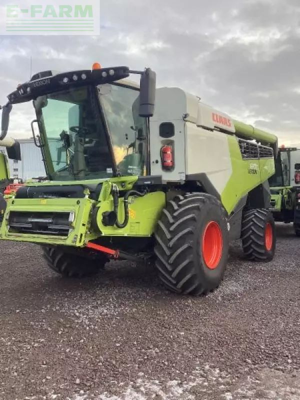Claas Lexion 6700 Combine harvester €335,000
