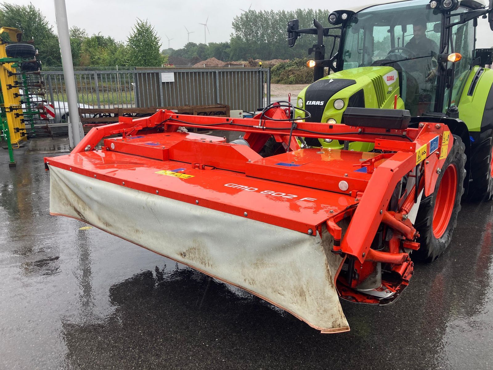 E-FARM: Kuhn GMD 802 F - Segadora - id WM1XEJP - 8407 € - Año: 2012 - Horas: 150,Austria