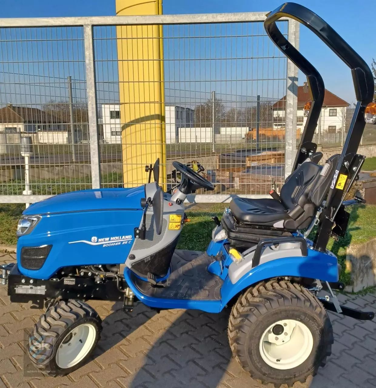 E-FARM: New Holland Boomer 25 C - Traktor - id 9XFYTR2 - 15.000 € - Baujahr: 2022 - Motorleistung (PS): 24,Deutschland