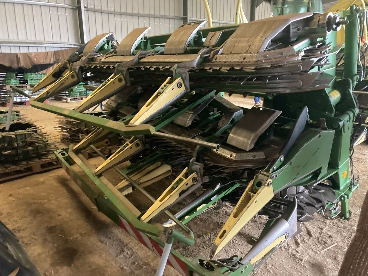 E-FARM: Krone EasyCollect 900-3 - Hedery do kombajnów zbożowych/sieczkarni - id QJSWRZI - 40 000 € - Rok produkcji: 2020 - Francja