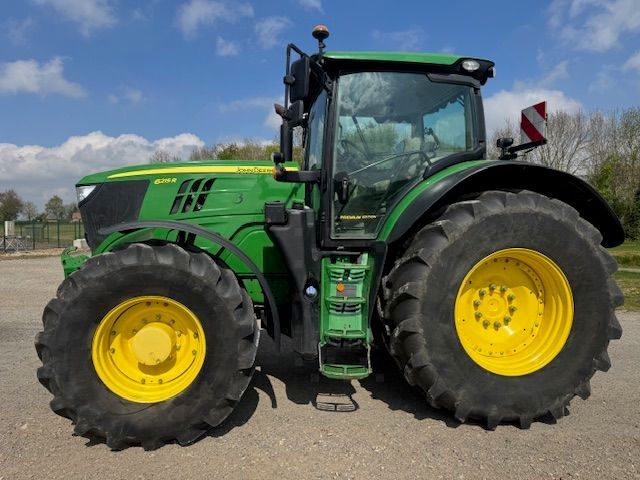 John Deere 6215 R Трактор 97 000 €