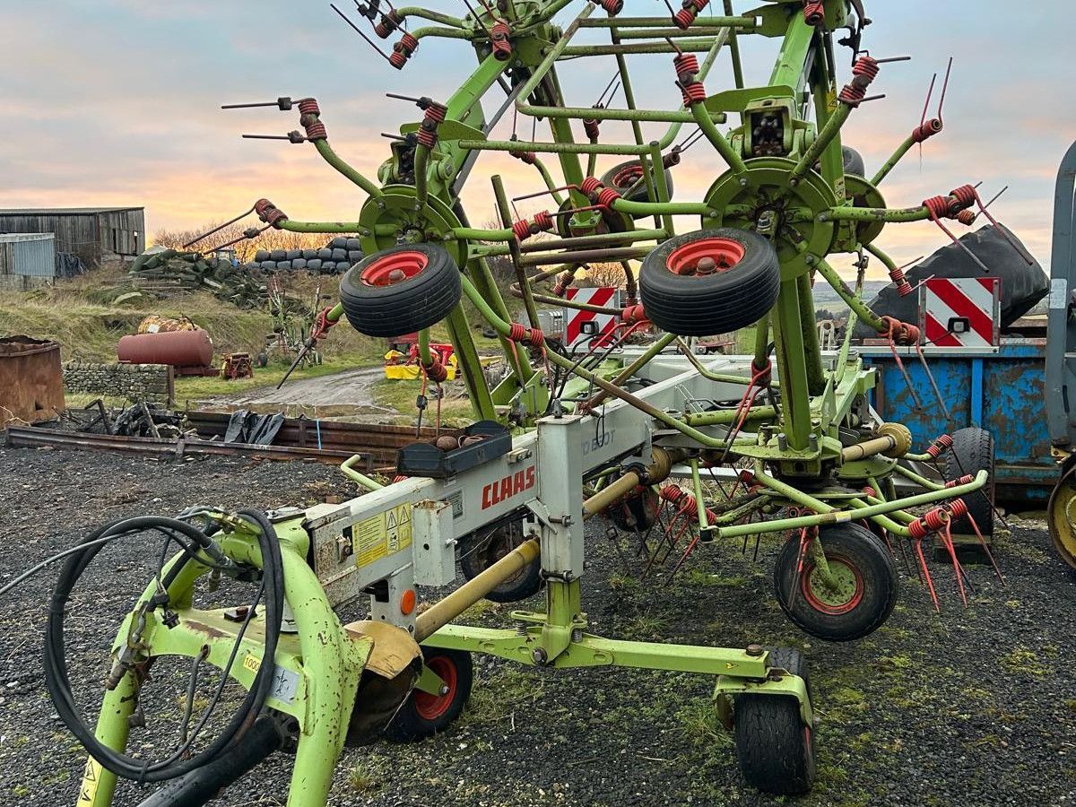 E-FARM: Claas Volto 1320 T - Tedder - id IJYVY8U - €8,395 - Year of construction: 2009 - United Kingdom