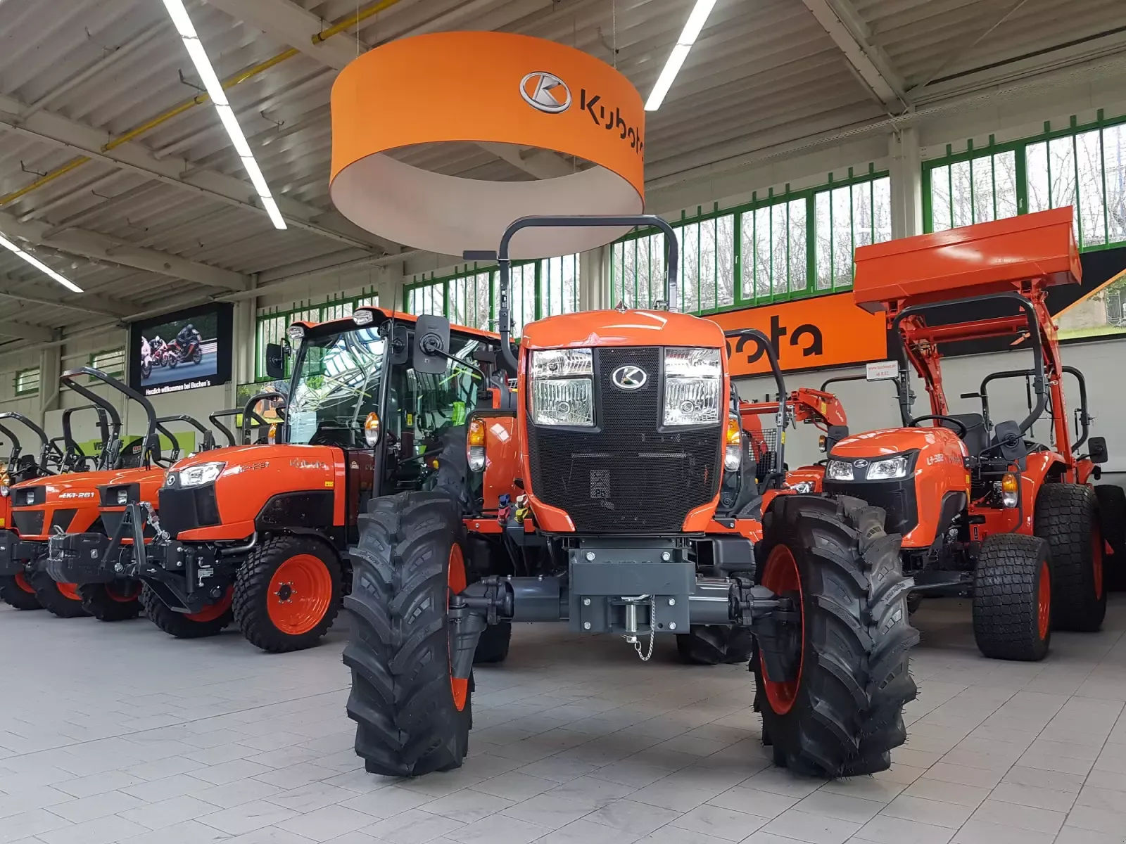 E-FARM: Kubota l1-452 ab 0,99 % finanzierung - Τρακτέρ - id HMW7CZA - 26.700 € - Χρονία: 2025 - Μετρητής ωρών: 2,Ισχύς κινητήρα: 45,Γερμανία